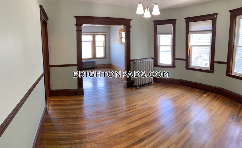 BOSTON - BRIGHTON - OAK SQUARE - 3 Beds, 1 Bath - Image 12