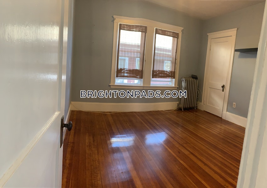 BOSTON - BRIGHTON - OAK SQUARE - 3 Beds, 1 Bath - Image 25