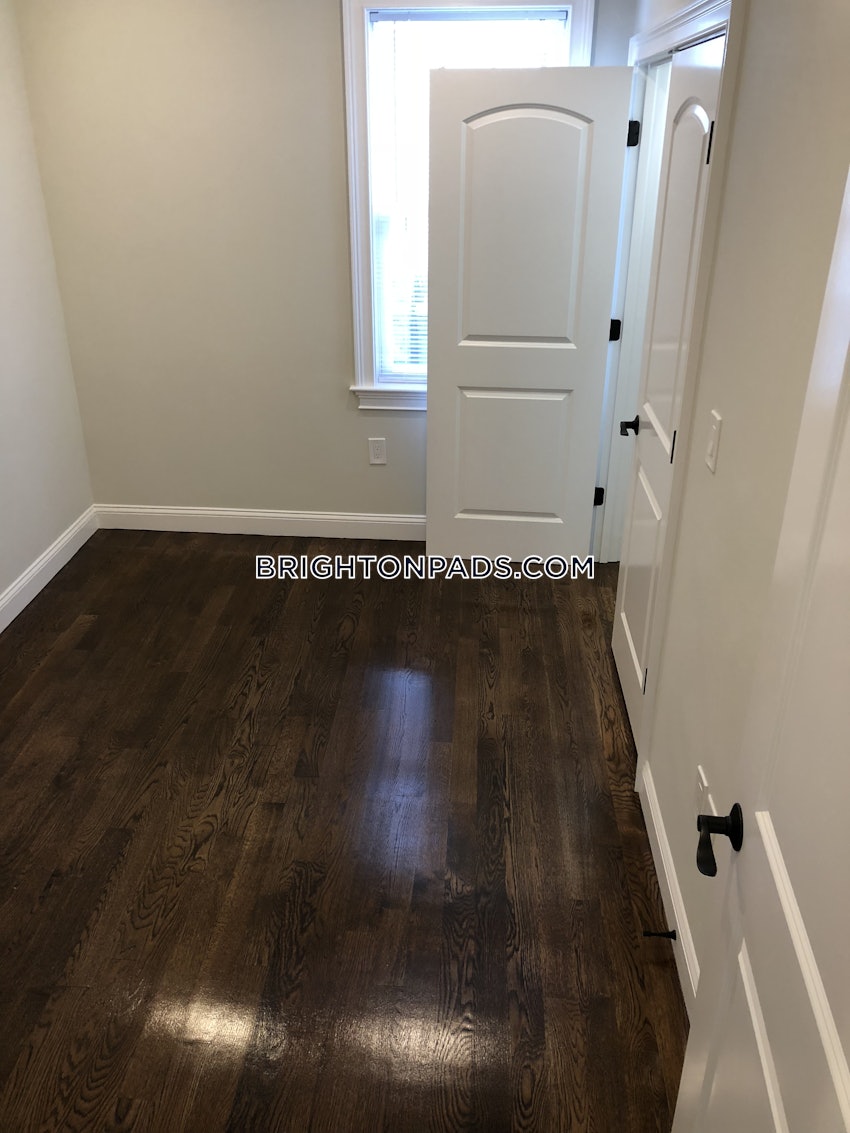 BOSTON - BRIGHTON - OAK SQUARE - 4 Beds, 1.5 Baths - Image 9