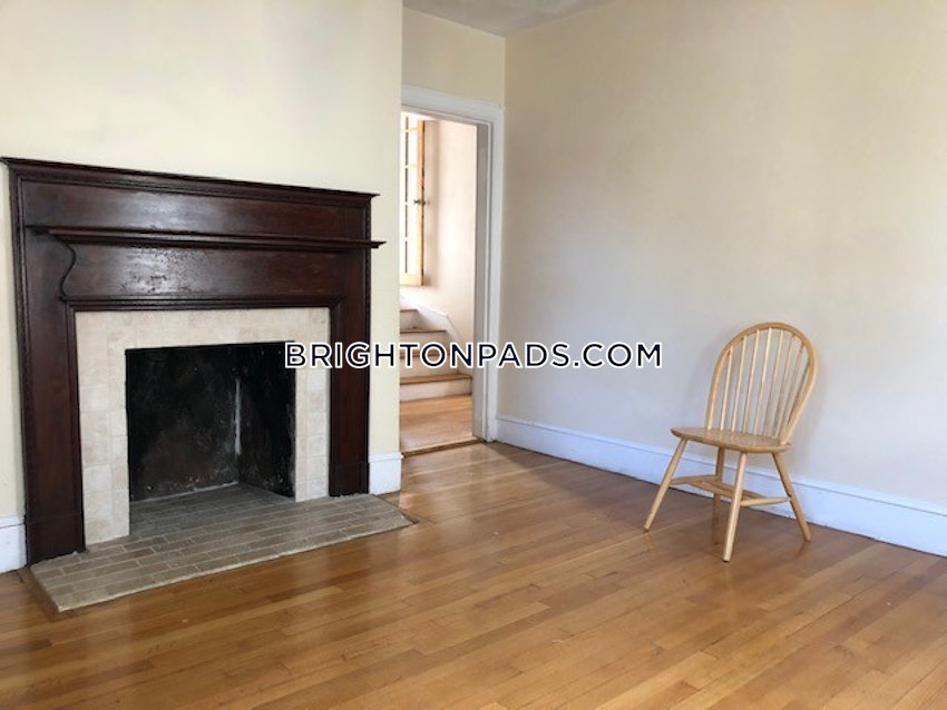 BOSTON - BRIGHTON - OAK SQUARE - 4 Beds, 2 Baths - Image 1