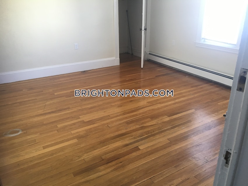 BOSTON - BRIGHTON - OAK SQUARE - 4 Beds, 2 Baths - Image 32