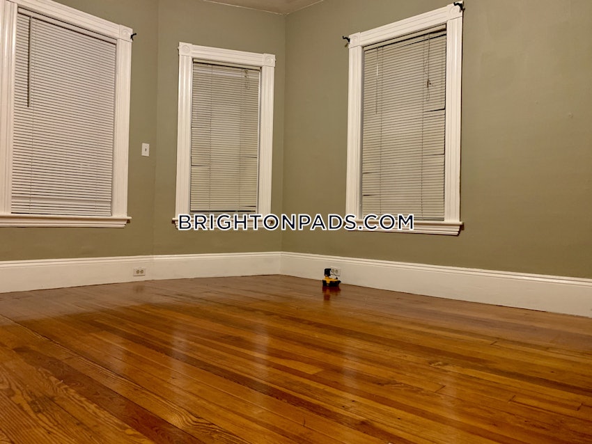 BOSTON - BRIGHTON - OAK SQUARE - 3 Beds, 1 Bath - Image 21