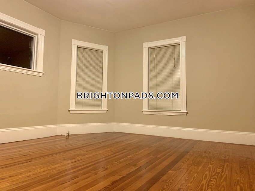 BOSTON - BRIGHTON - OAK SQUARE - 3 Beds, 1 Bath - Image 7