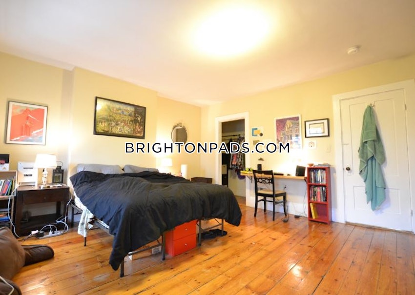 BOSTON - BRIGHTON - OAK SQUARE - 4 Beds, 2 Baths - Image 5