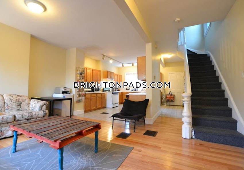 BOSTON - BRIGHTON - OAK SQUARE - 4 Beds, 2 Baths - Image 2