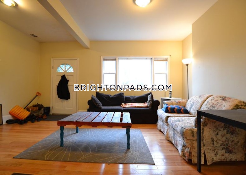 BOSTON - BRIGHTON - OAK SQUARE - 4 Beds, 2 Baths - Image 3