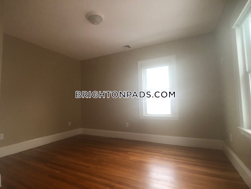 BOSTON - BRIGHTON - OAK SQUARE - 3 Beds, 1 Bath - Image 11