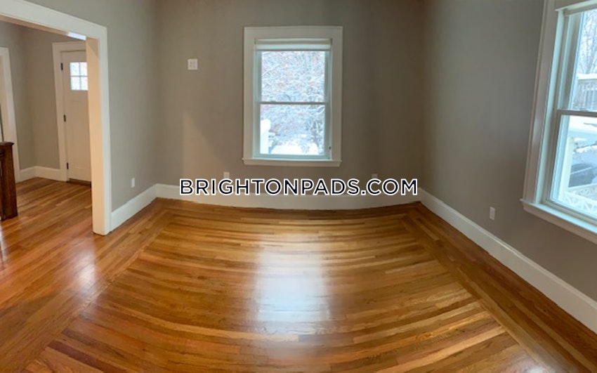 BOSTON - BRIGHTON - OAK SQUARE - 3 Beds, 1 Bath - Image 12