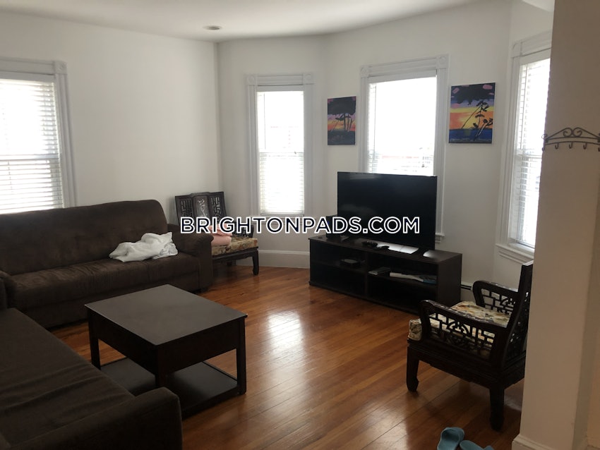 BOSTON - BRIGHTON - OAK SQUARE - 3 Beds, 2 Baths - Image 12