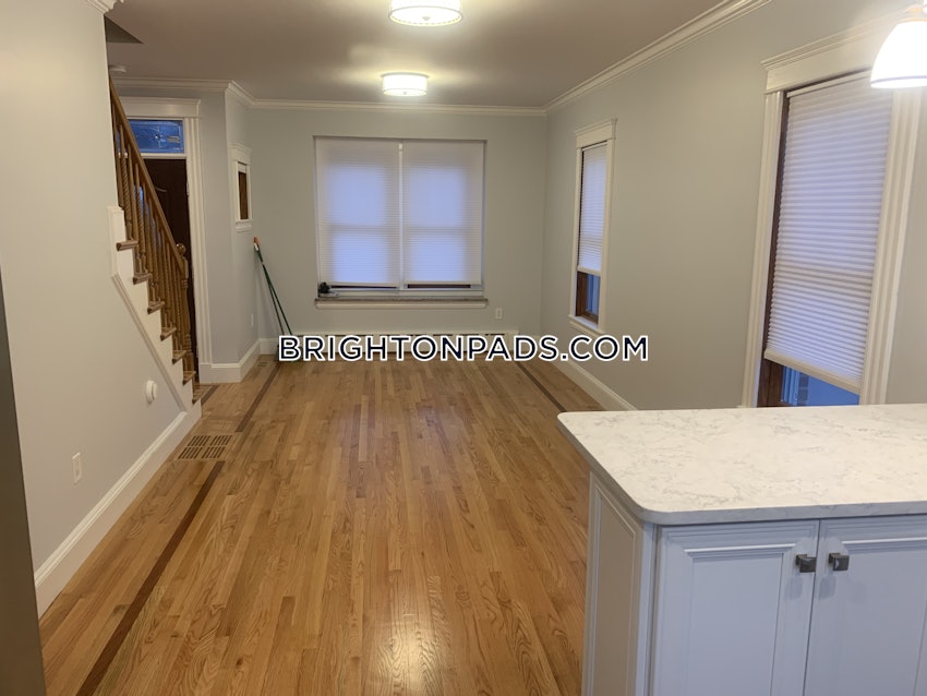 BOSTON - BRIGHTON - OAK SQUARE - 5 Beds, 4.5 Baths - Image 20