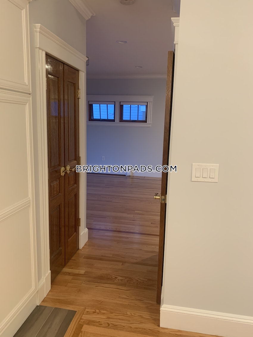 BOSTON - BRIGHTON - OAK SQUARE - 5 Beds, 4.5 Baths - Image 19