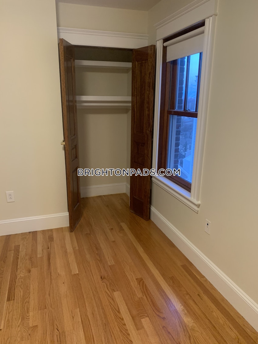 BOSTON - BRIGHTON - OAK SQUARE - 5 Beds, 4.5 Baths - Image 12