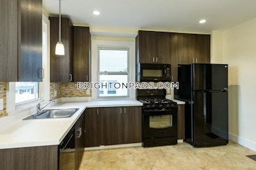 Boston - 5 Beds, 3.5 Baths