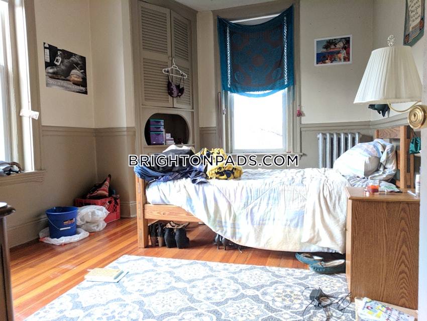 BOSTON - BRIGHTON- WASHINGTON ST./ ALLSTON ST. - 3 Beds, 1 Bath - Image 4