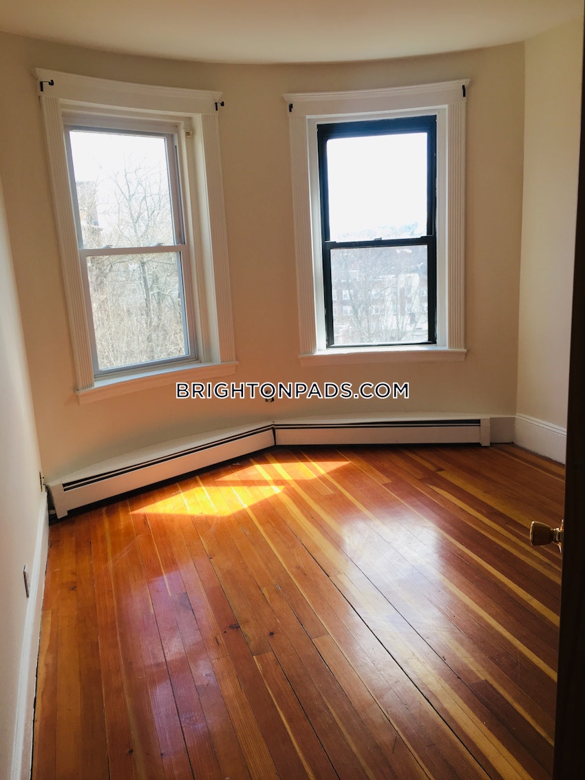 BOSTON - BRIGHTON- WASHINGTON ST./ ALLSTON ST. - 4 Beds, 1 Bath - Image 9