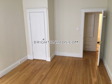 Boston - 0 Beds, 1 Baths