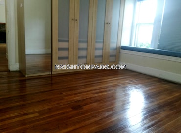 Boston - 5 Beds, 2 Baths