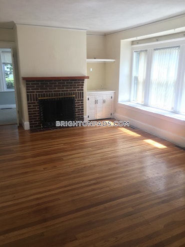 Boston - 5 Beds, 2 Baths