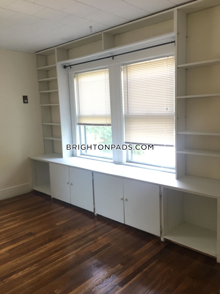 BOSTON - BRIGHTON- WASHINGTON ST./ ALLSTON ST. - 5 Beds, 2 Baths - Image 3