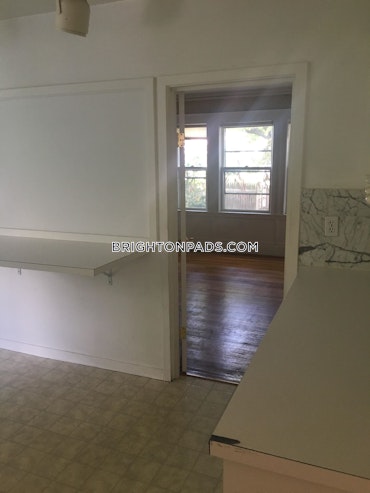 Boston - 5 Beds, 2 Baths