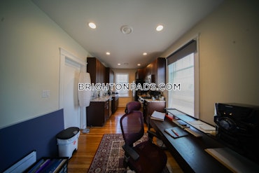 Boston - 0 Beds, 1 Baths