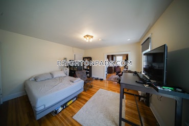 Boston - 0 Beds, 1 Baths