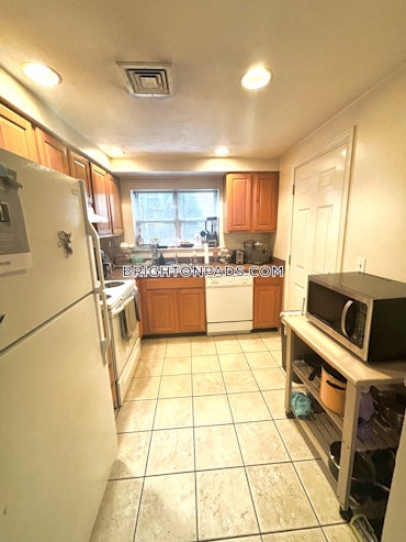 Washington St./ Allston St. - Brighton, Boston, MA - 2 Beds, 1 Bath - $2,750 - ID#4915147