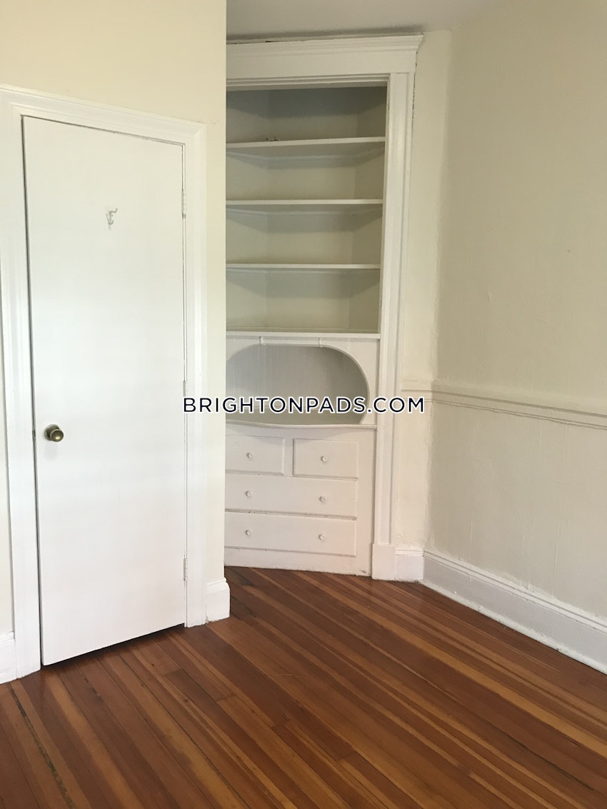 BOSTON - BRIGHTON- WASHINGTON ST./ ALLSTON ST. - 3 Beds, 1 Bath - Image 1