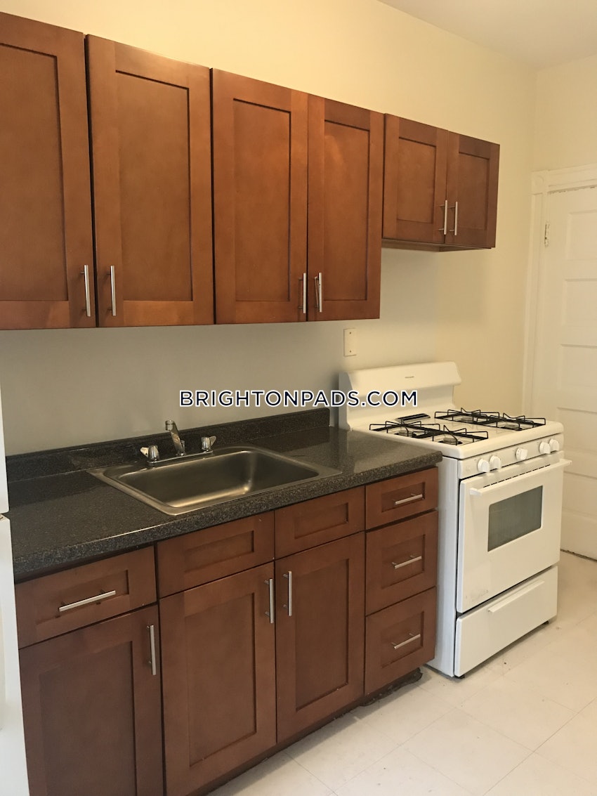 BOSTON - BRIGHTON- WASHINGTON ST./ ALLSTON ST. - 3 Beds, 1 Bath - Image 1