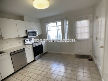 Boston - 4 Beds, 2 Baths