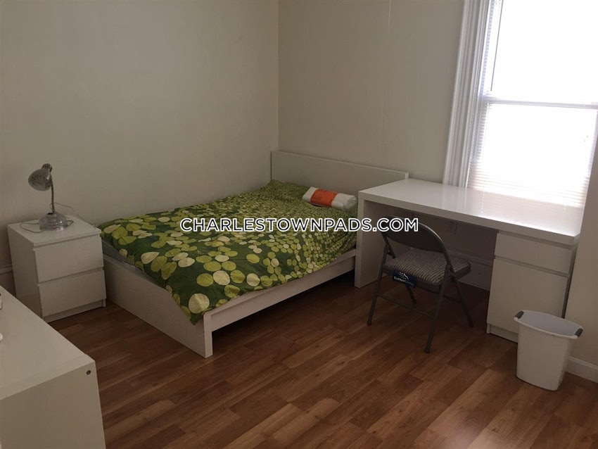 BOSTON - CHARLESTOWN - 5 Beds, 2 Baths - Image 3