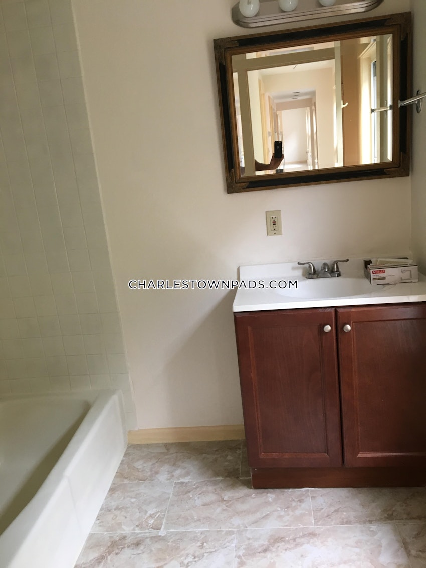 BOSTON - CHARLESTOWN - 3 Beds, 1 Bath - Image 10