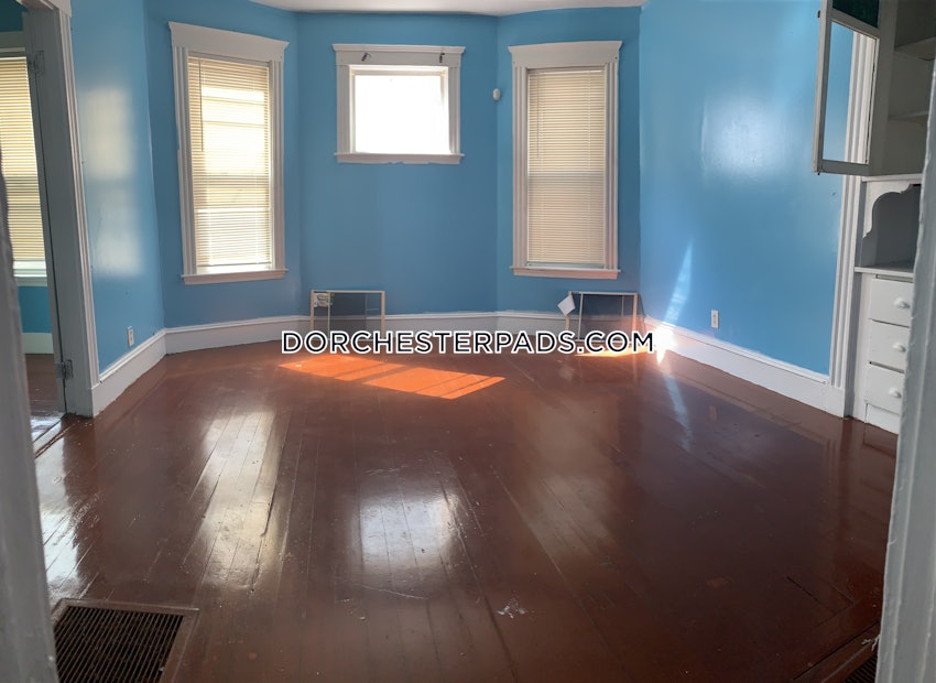 BOSTON - DORCHESTER - FOUR CORNERS - 4 Beds, 1 Bath - Image 4