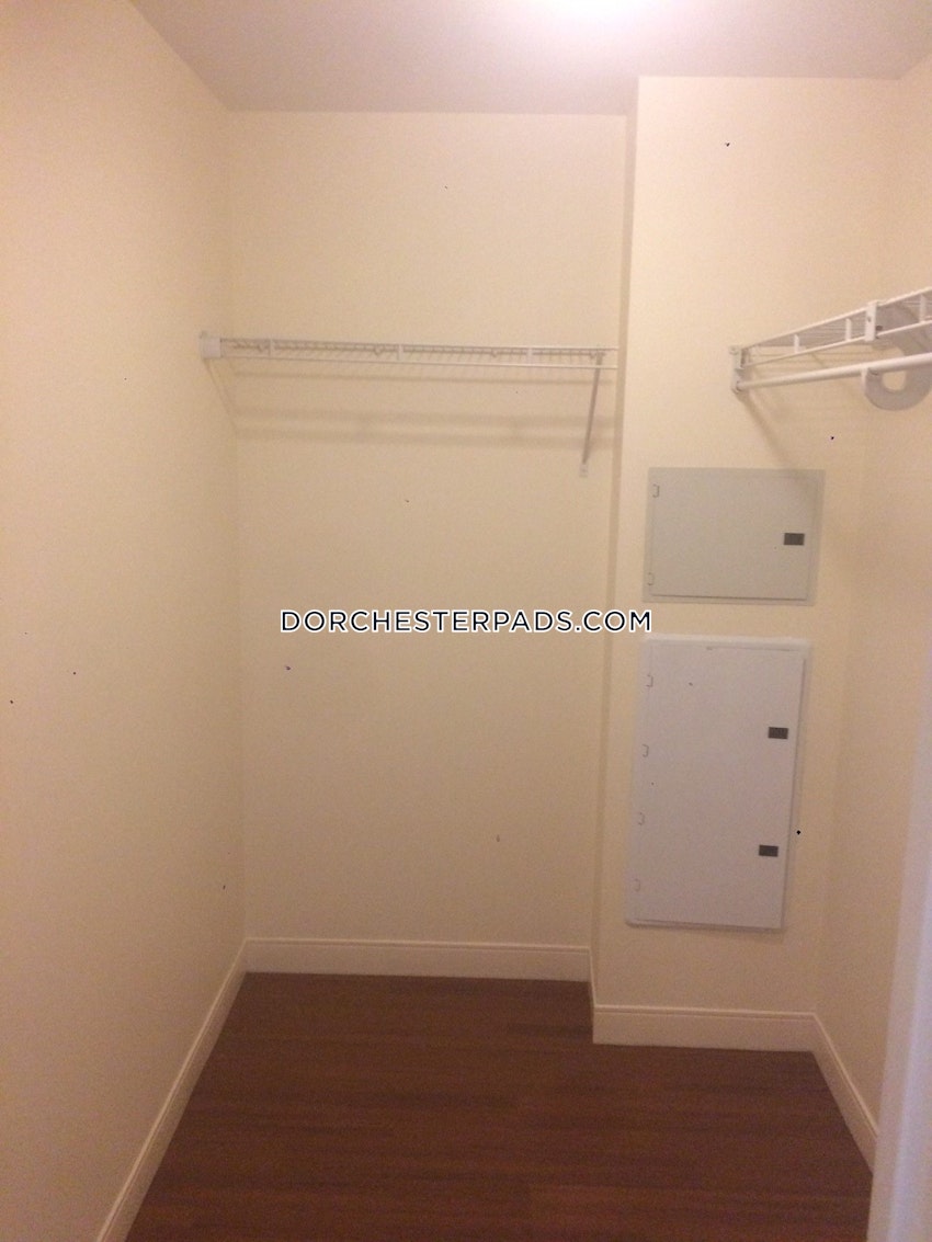 BOSTON - DORCHESTER - HARBOR POINT - 1 Bed, 1 Bath - Image 10