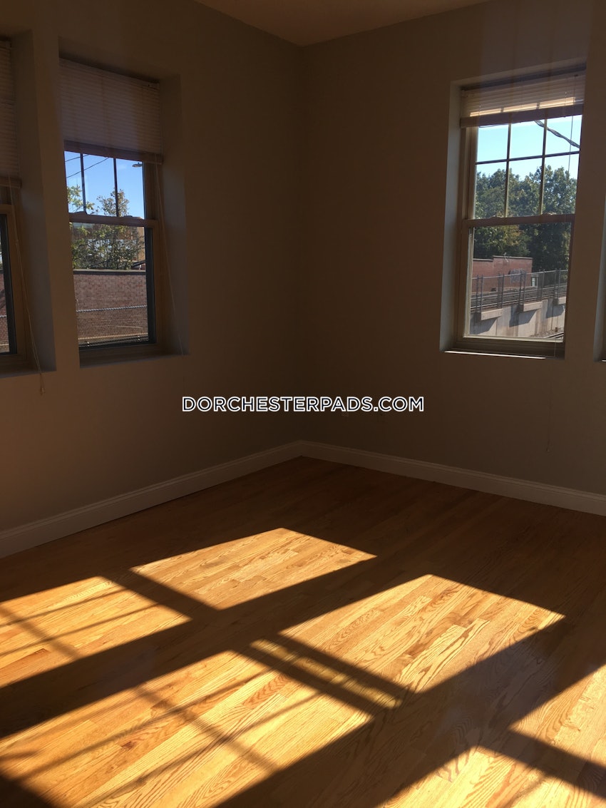 BOSTON - DORCHESTER - NEPONSET - 4 Beds, 2 Baths - Image 15