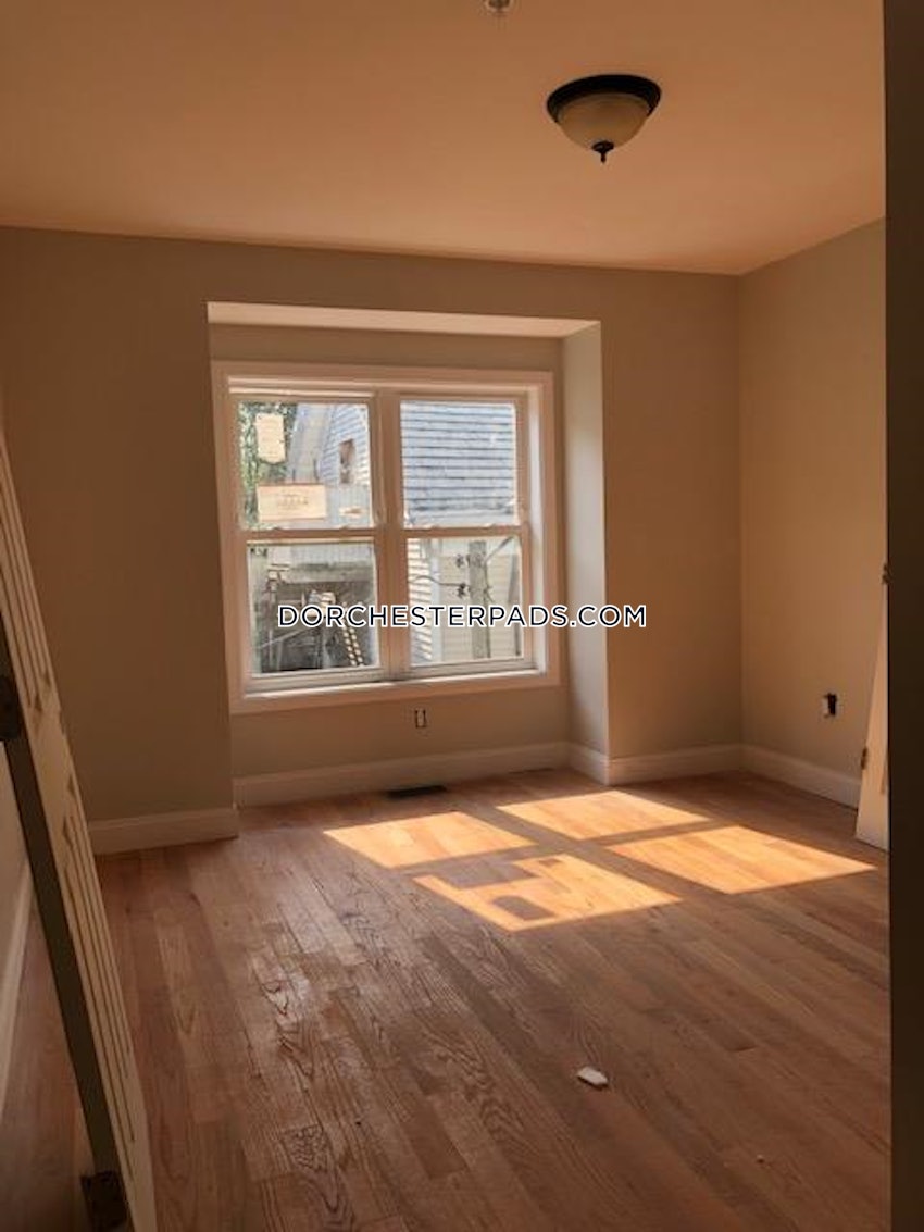 BOSTON - DORCHESTER - UPHAMS CORNER - 3 Beds, 2.5 Baths - Image 9