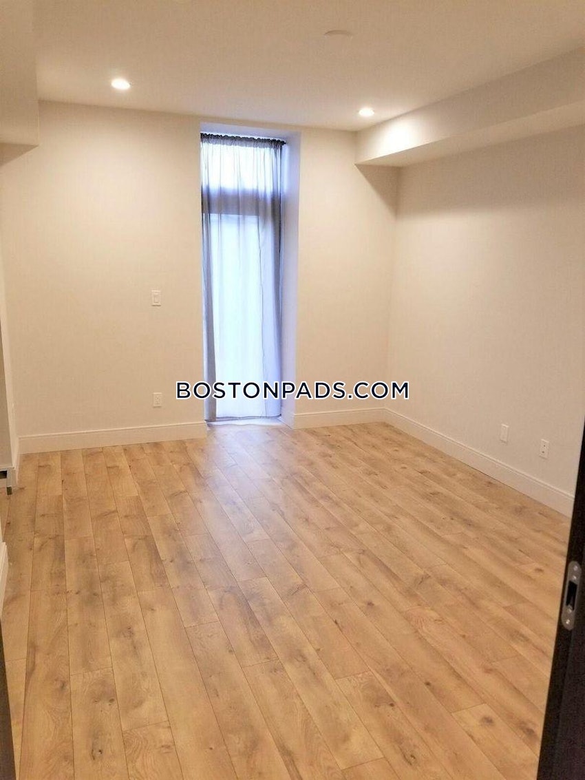 BOSTON - DORCHESTER/SOUTH BOSTON BORDER - 4 Beds, 2 Baths - Image 11