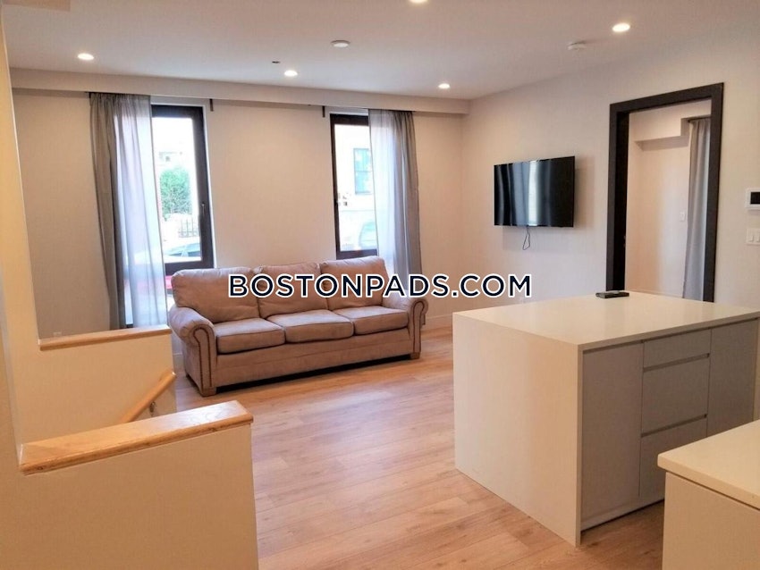 BOSTON - DORCHESTER/SOUTH BOSTON BORDER - 4 Beds, 2 Baths - Image 1