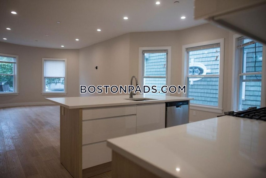 BOSTON - DORCHESTER/SOUTH BOSTON BORDER - 4 Beds, 3 Baths - Image 3