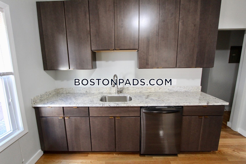 BOSTON - DORCHESTER/SOUTH BOSTON BORDER - 4 Beds, 2 Baths - Image 1