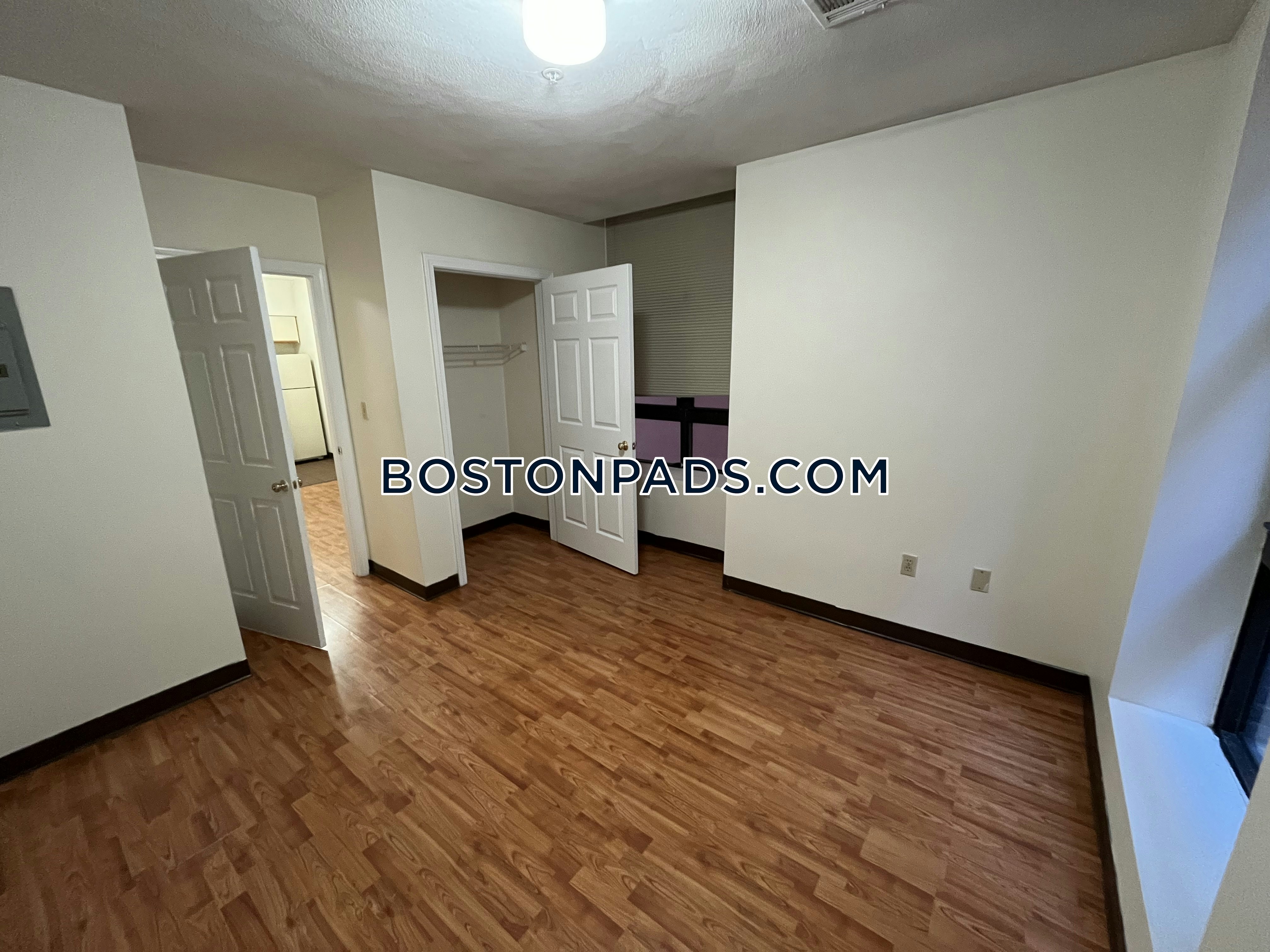 Downtown 1 Bed 1 Bath Boston 2,500
