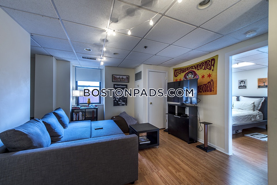 Downtown Studio 1 Bath Boston 2,500