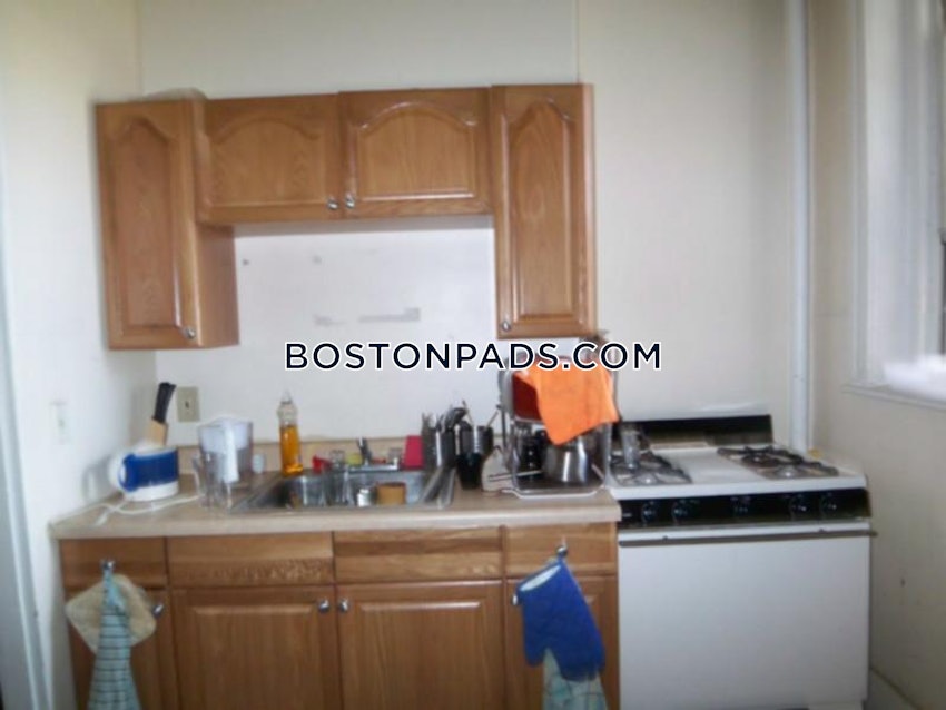 BOSTON - FENWAY/KENMORE - 3 Beds, 1 Bath - Image 2