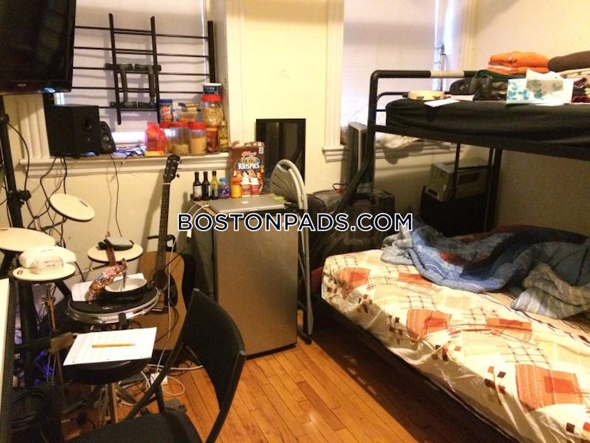 BOSTON - FENWAY/KENMORE - 2 Beds, 1 Bath - Image 4