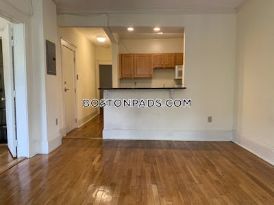 Fenway/kenmore Grand 2 Beds 1 Bath on Queensberry St Boston - $3,950