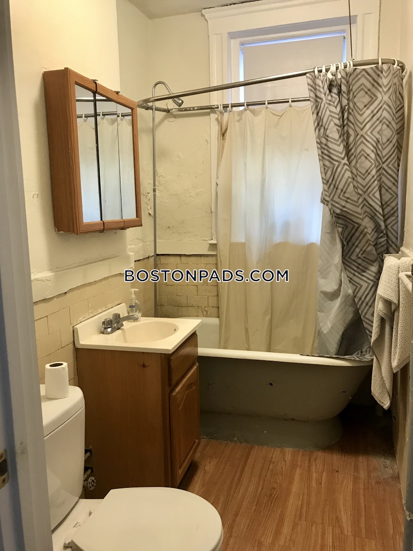 BOSTON - FENWAY/KENMORE - 1 Bed, 1 Bath - Image 10