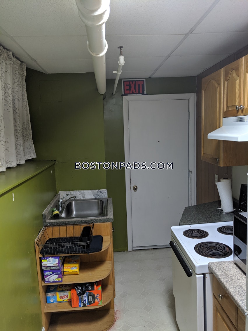 BOSTON - FENWAY/KENMORE - 1 Bed, 1 Bath - Image 4