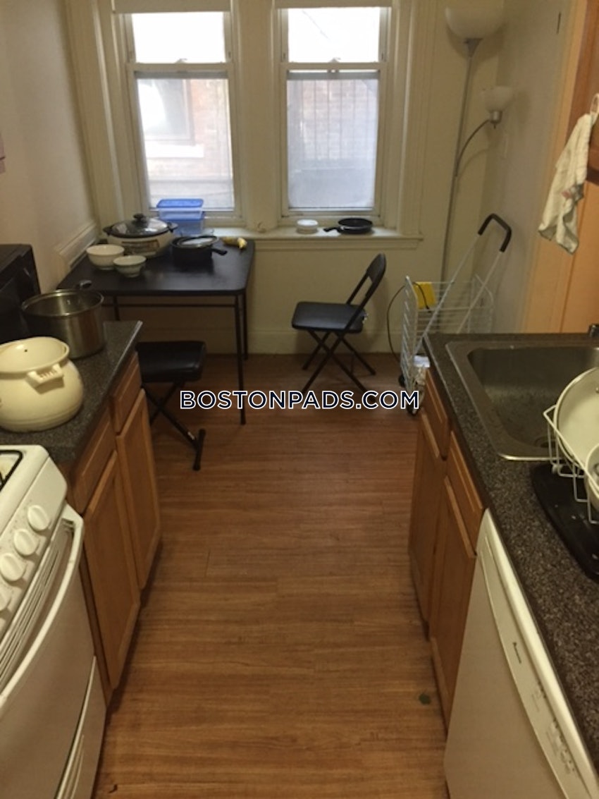 BOSTON - FENWAY/KENMORE - 1 Bed, 1 Bath - Image 5