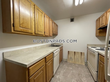 Fenway/Kenmore, Boston, MA - 2 Beds, 1 Bath - $2,800 - ID#4013468