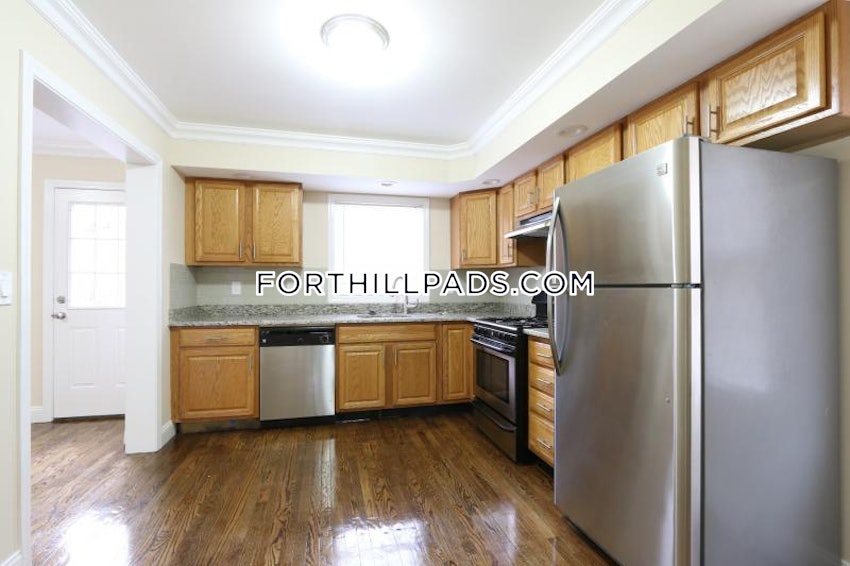 BOSTON - FORT HILL - 4 Beds, 2.5 Baths - Image 1
